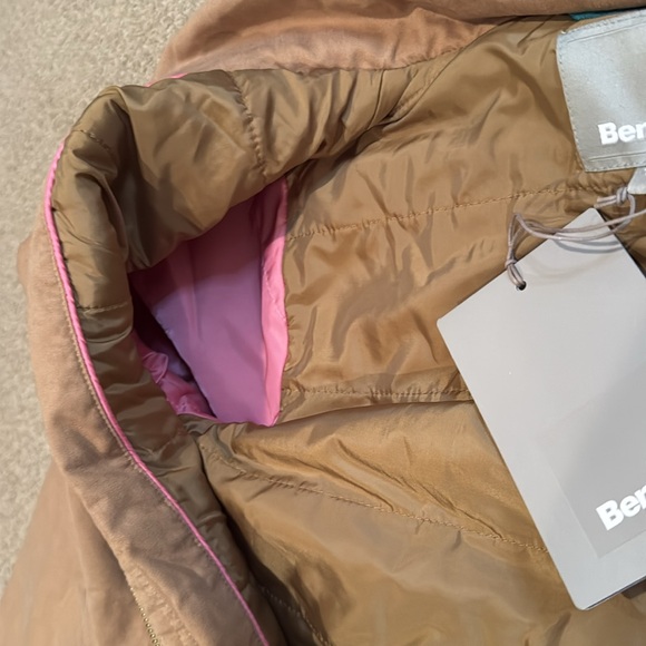 457 BENCH NWT Women's Lightweight Puffer Lined Hooded Jacket - Size: Small - Picture 6 of 8